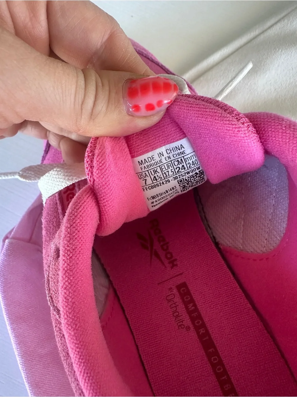 Reebok women’s size 7 Pink Suede Classic Sneakers with White Accents